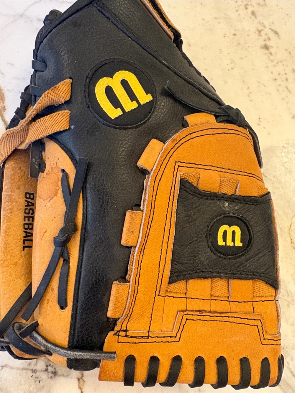 Wilson A350 12” genuine leather baseball glove A0350TR12 RHT